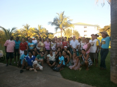 Grupo de idosos de Alto Boa Vista visitam Parque das Águas Quentes em Barra do Garças